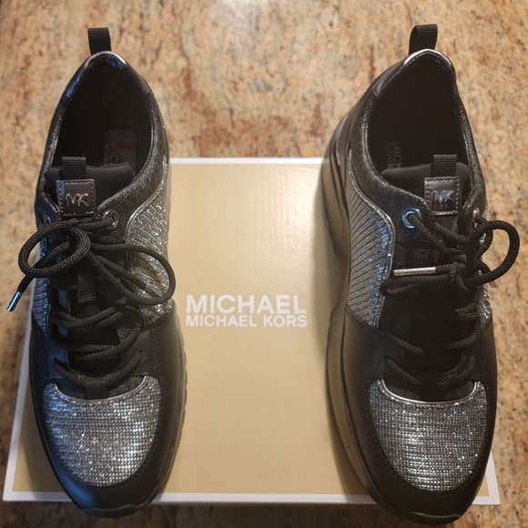 Michael Kors Black Shoe WORN ONCE - Picture 1 of 5
